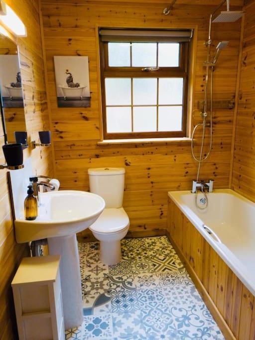 Artro Lodge Luxury 3 Bedroom, 3 Bathroom & Hot Tub Llanbedr  Εξωτερικό φωτογραφία